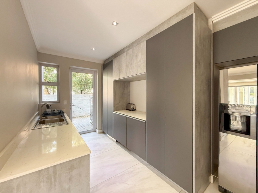 5 Bedroom Property for Sale in The Islands Estates North West